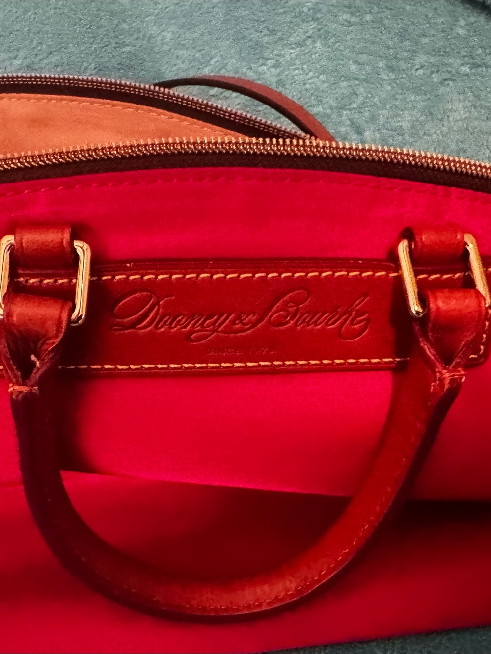 Dooney & Bourke Red tote bag trimmed in leather - Picture 3 of 7